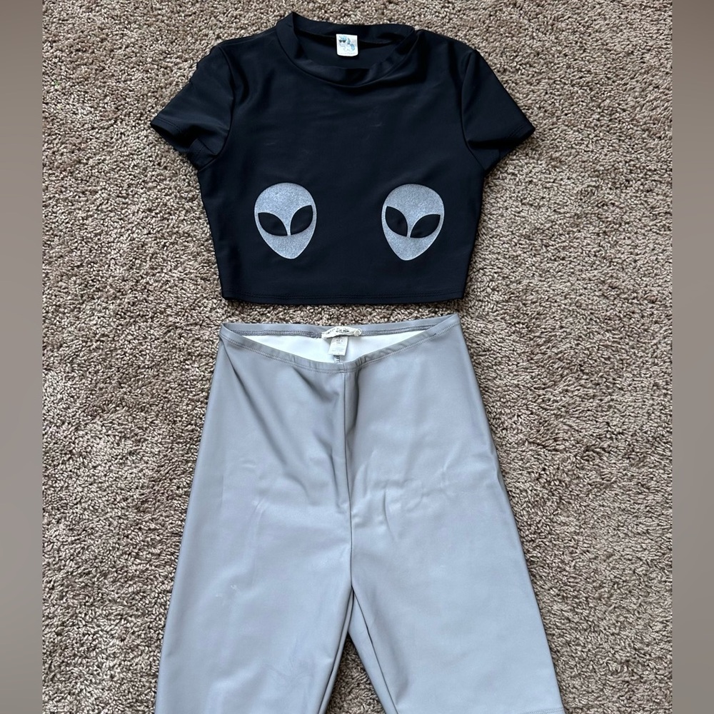 iHeartRaves Reflective Alien Rave Cycling Short Set